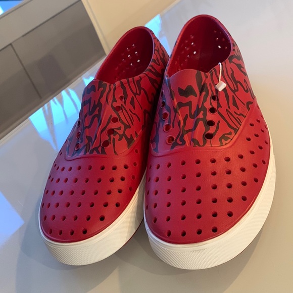 Native shoes - unisex M9/W11 - Picture 1 of 7